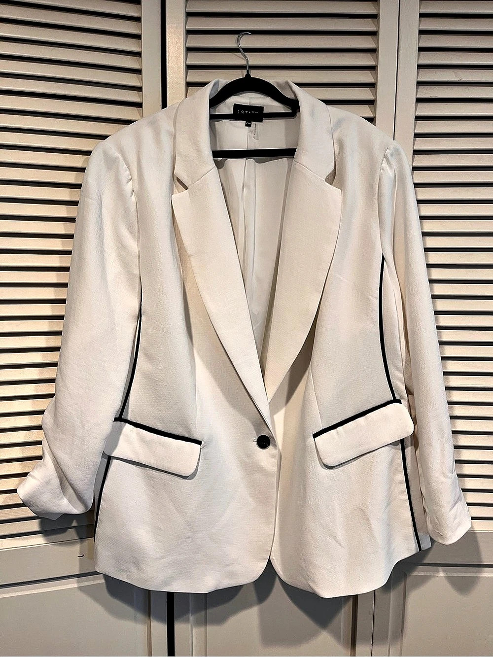 1.STATE White Blazer Size 24W Like New - Black piping.  NWOT